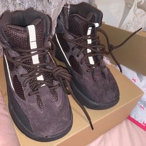 Yeezy Dsrt boots